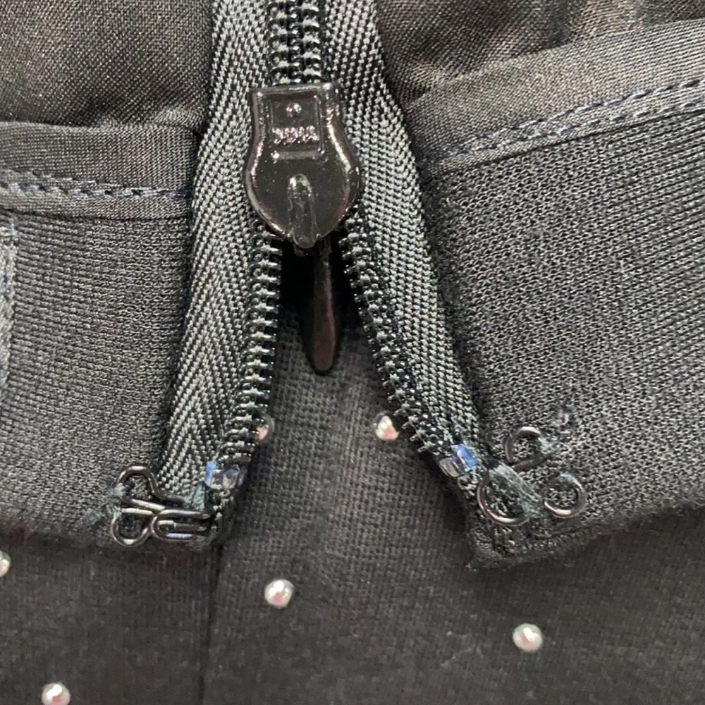 WHITE HOUSE|BLACK MARKET Black Skirt Size: 2 - Picture 17 of 17